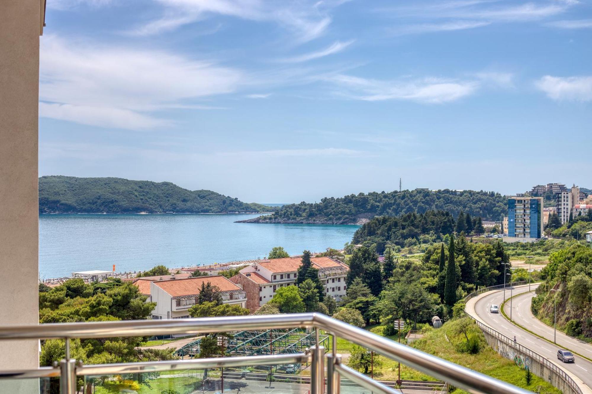 Id Lux * Bečići